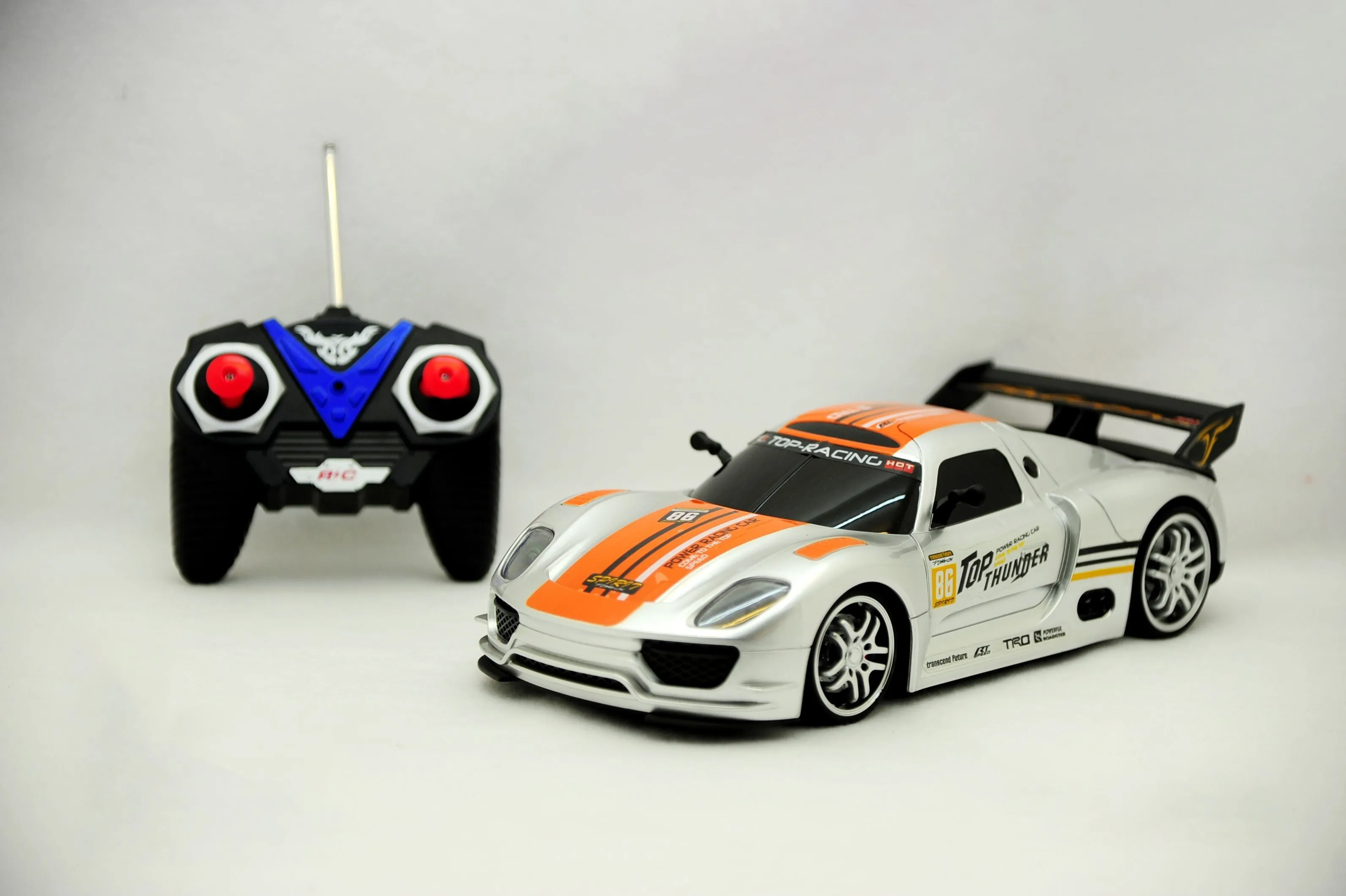 REMOTE CONTROL 1:12 TOURING CAR PORSCHE SILVER